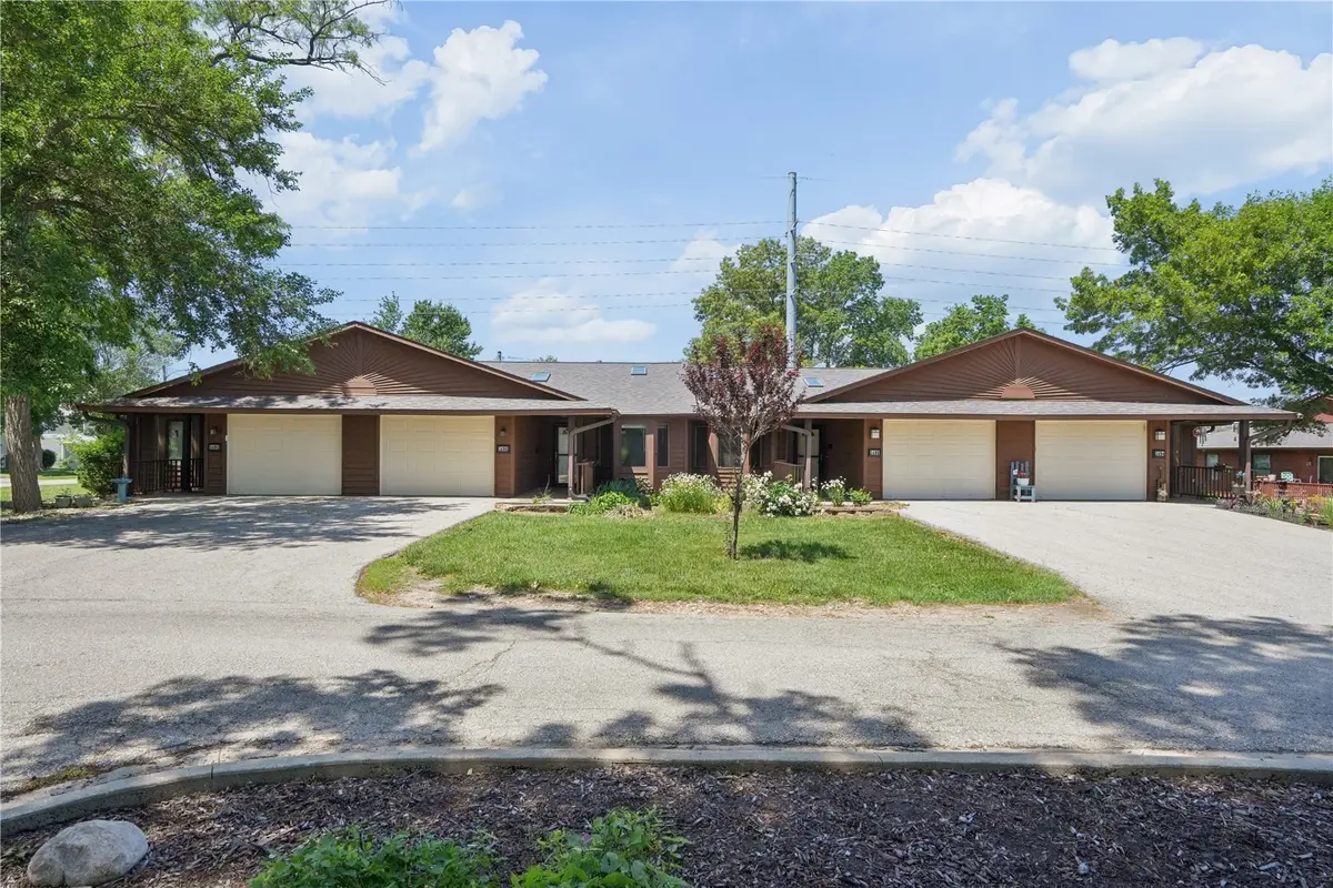 140 35th St Drive Se #2, Cedar Rapids, IA 52403 - #1