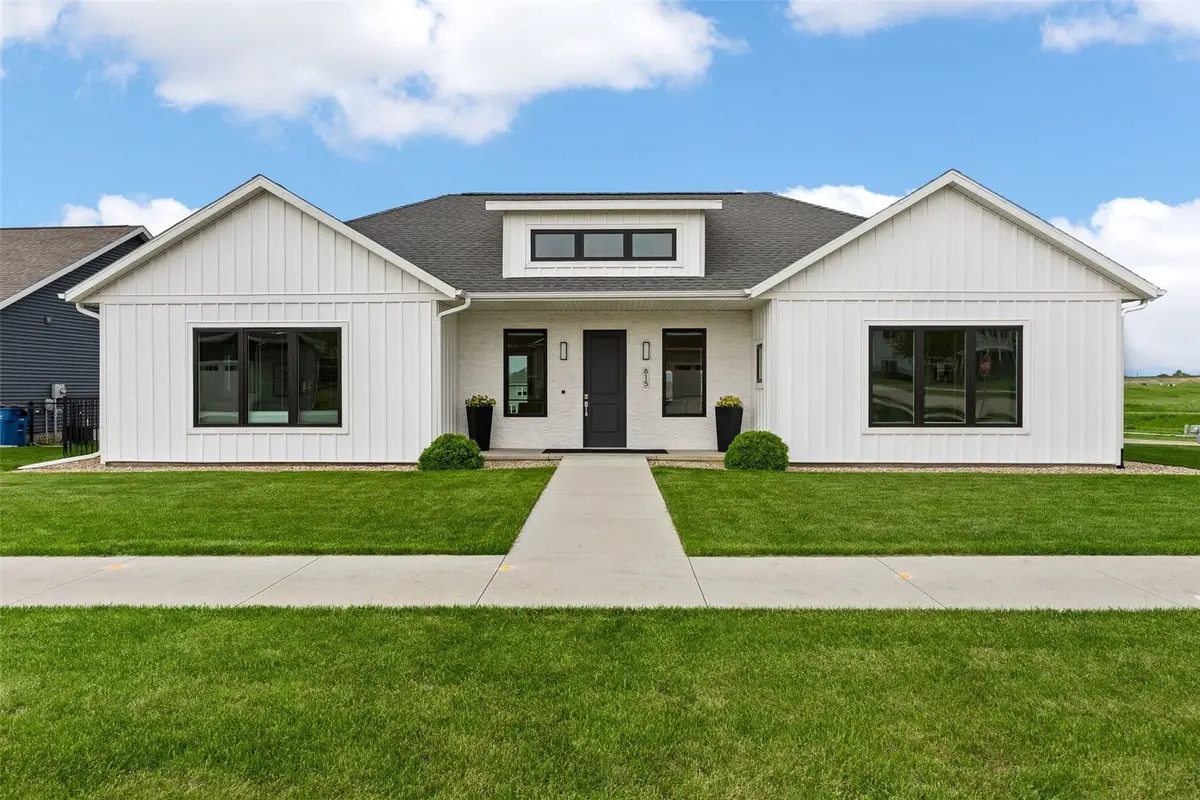 815 16th Ave Sw, Mount Vernon, IA 52314 - #1