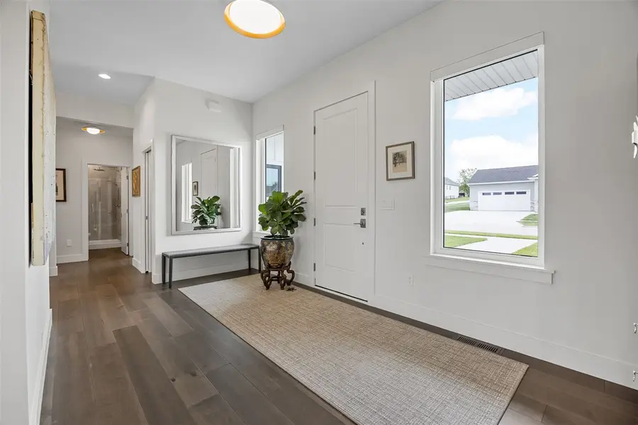 815 16th Ave Sw, Mount Vernon, IA 52314 - #3