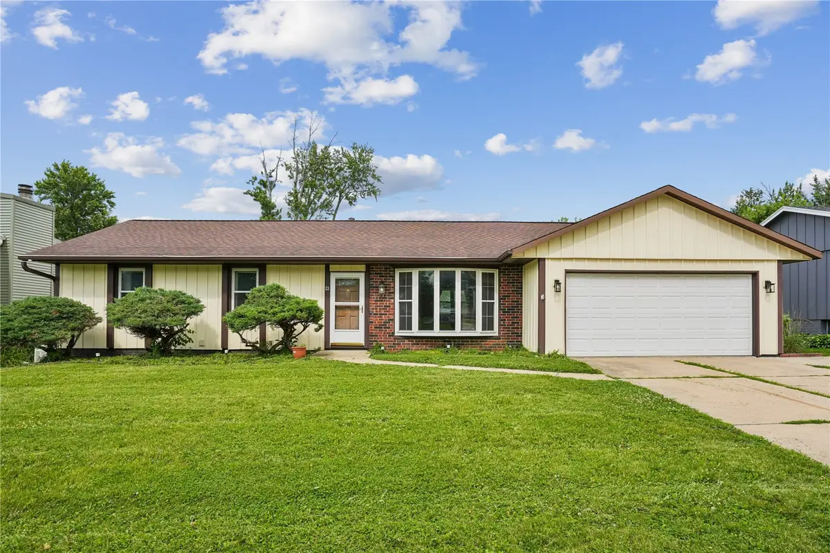 23 Clive Drive Nw, Cedar Rapids, IA 52405 - #1