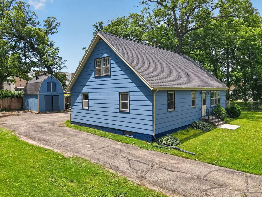 113 Chaffee Drive, Hiawatha, IA 52233 - #2