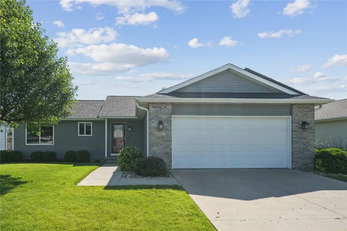 1007 Wolf Drive Nw, Cedar Rapids, IA 52405 - #1
