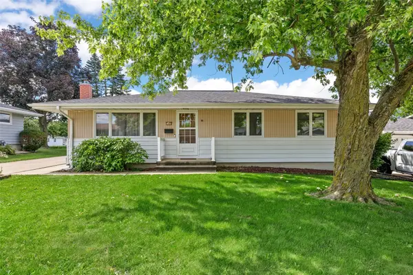 1805 Country Club Drive, Marion, IA 52302