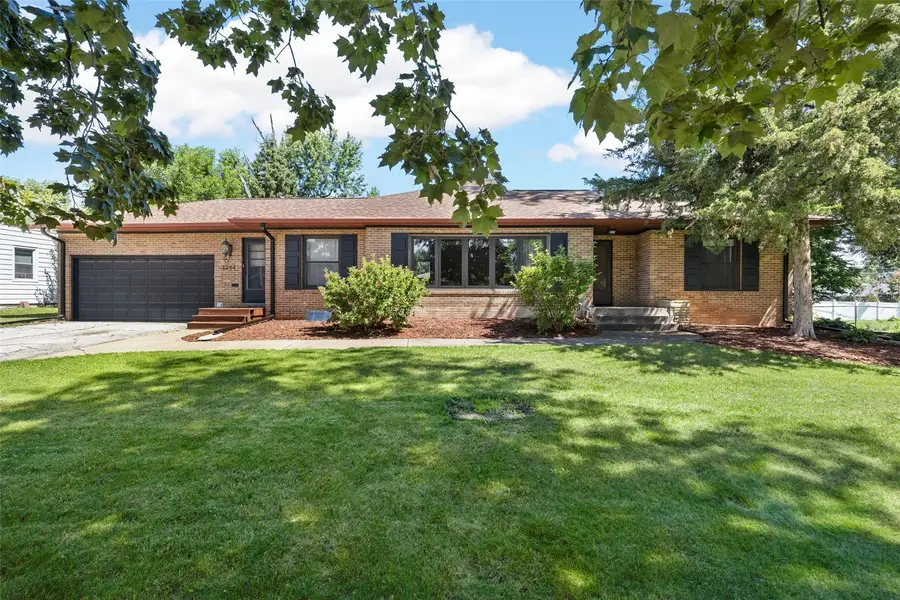 1244 29th Street Ne, Cedar Rapids, IA 52402 - #2
