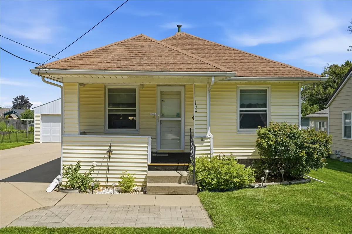 130 29th Avenue Sw, Cedar Rapids, IA 52404 - #1