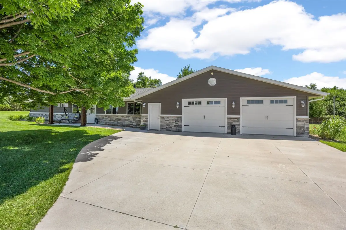 2129 Echo Hill Road, Marion, IA 52302 - #1