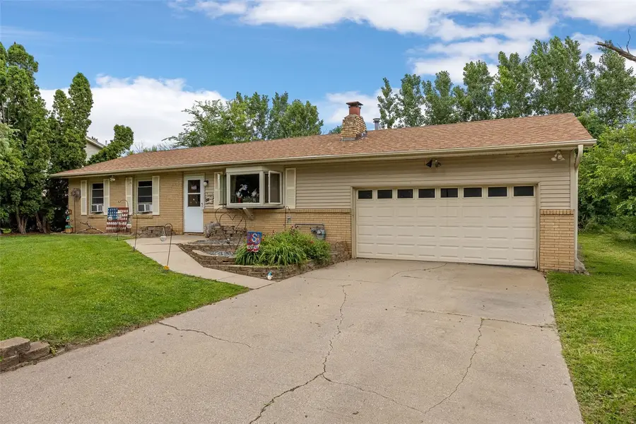 1613 13th St, Coralville, IA 52241 - #2