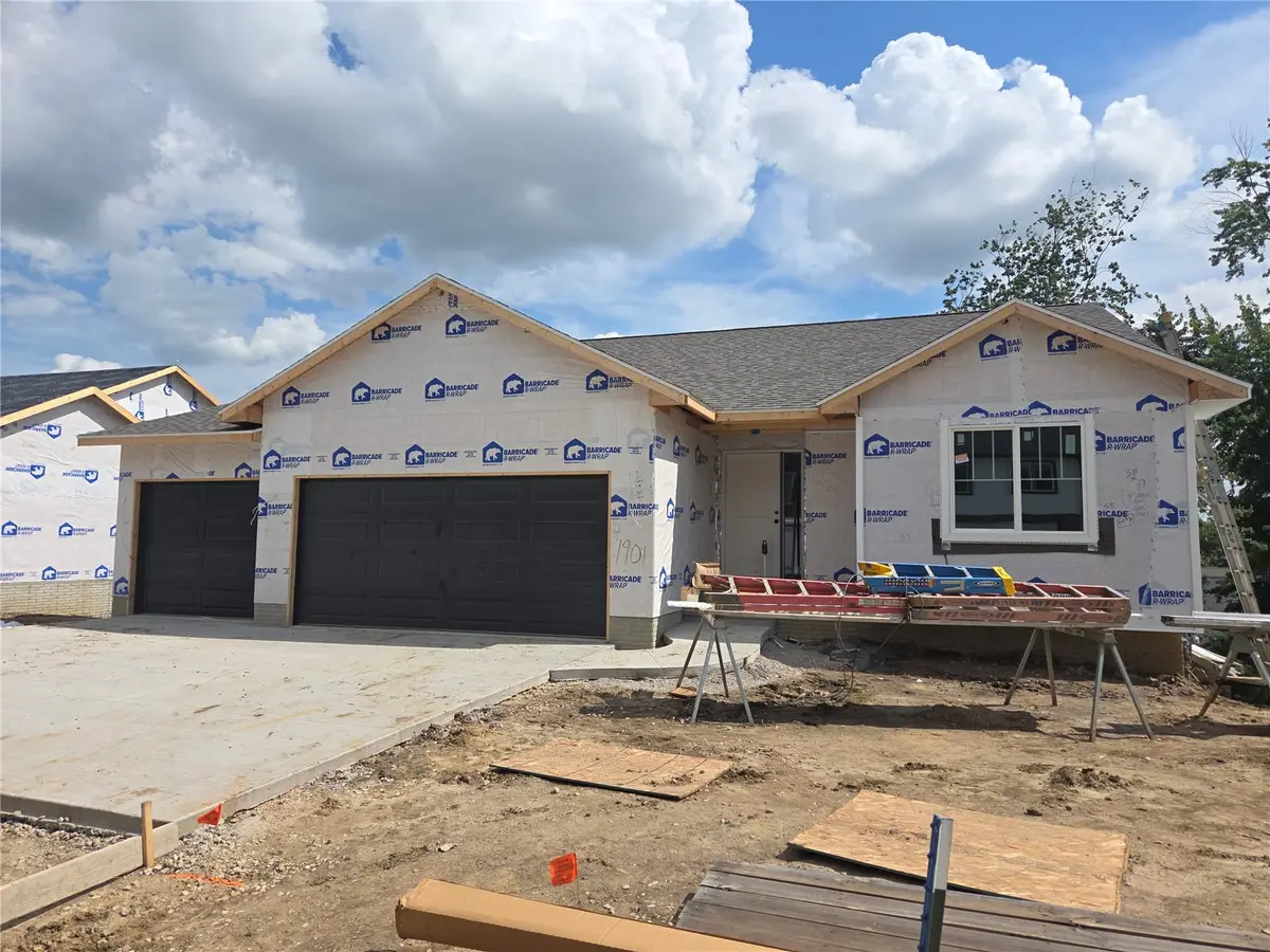 1901 Holly Meadow Avenue Sw, Cedar Rapids, IA 52404 - #1
