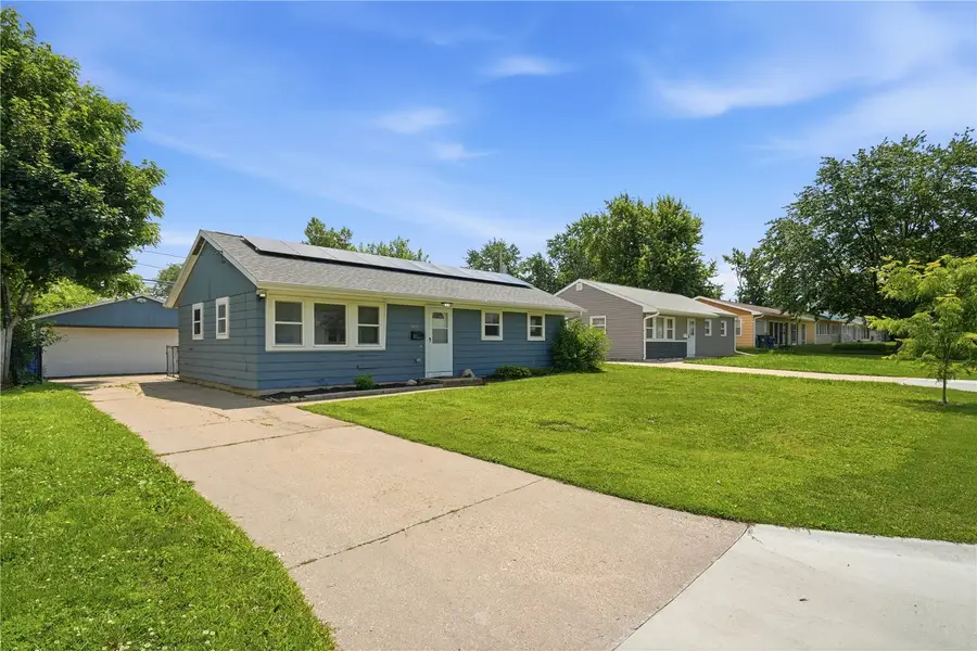 4432 Sherman Street Ne, Cedar Rapids, IA 52402 - #2