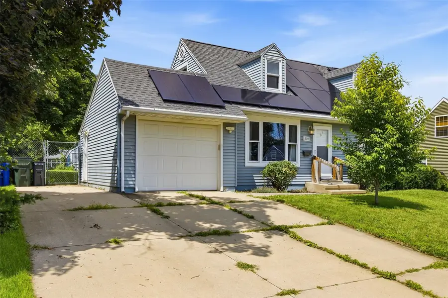 5134 Gordon Avenue Nw, Cedar Rapids, IA 52405 - #3
