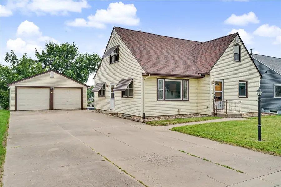 23 24th Avenue Sw, Cedar Rapids, IA 52404 - #3