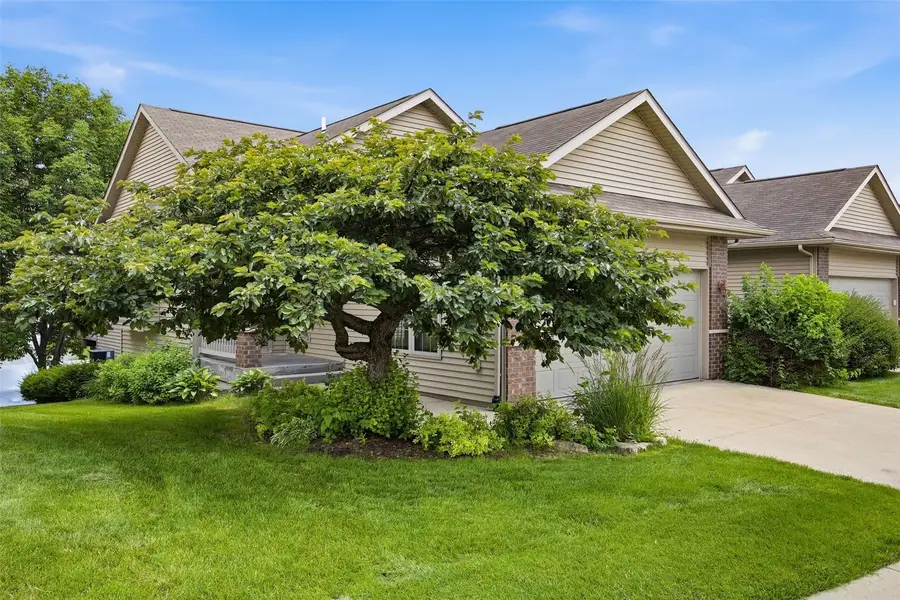 118 Broadmoor Lane, Iowa City, IA 52245 - #2