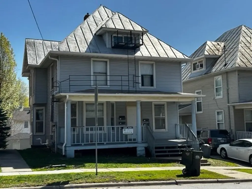 905 E Burlington St, Iowa City, IA 52240 - #1