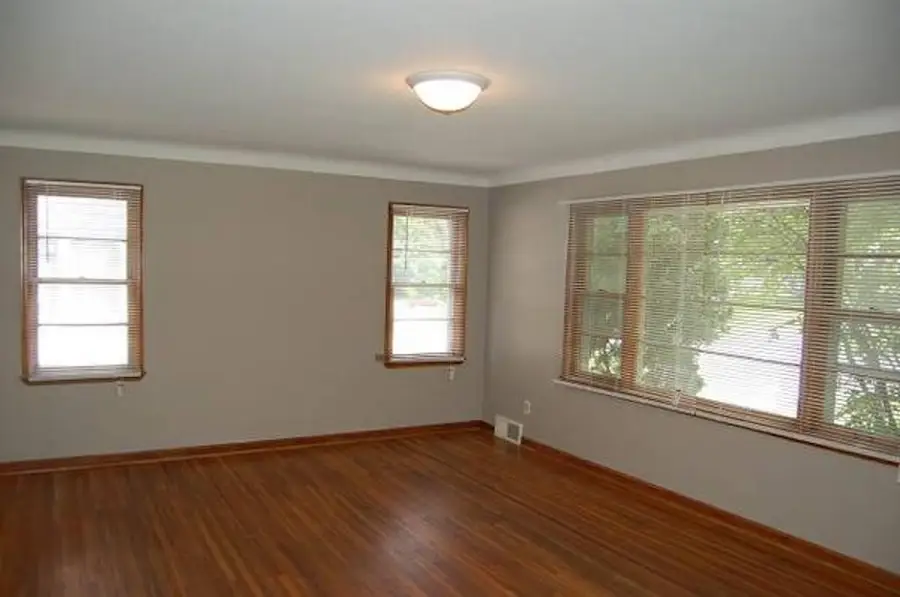 121 S Governor St, Iowa City, IA 52240 - #3