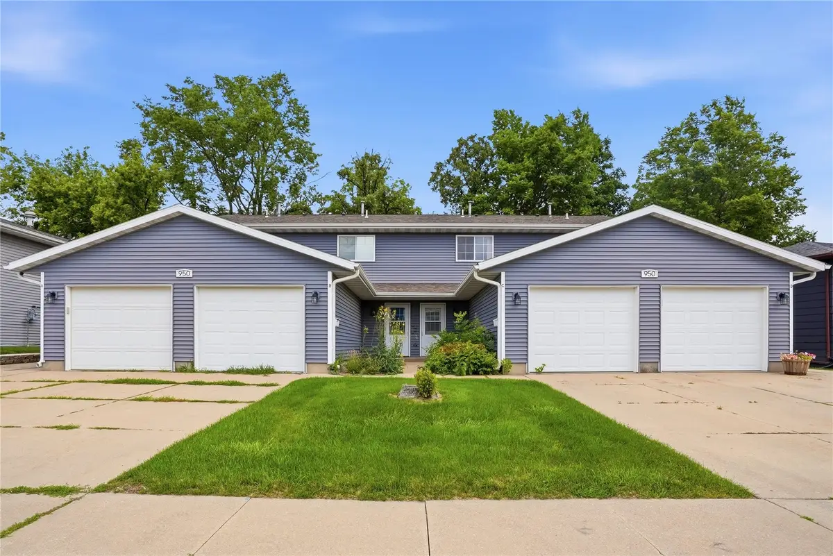 950 33rd Avenue #C, Marion, IA 52302 - #1