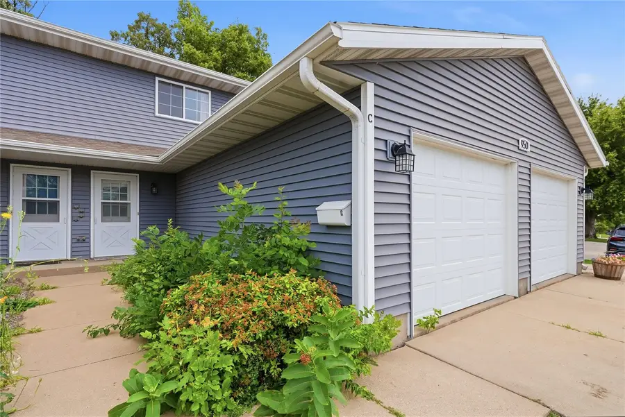 950 33rd Avenue #C, Marion, IA 52302 - #2