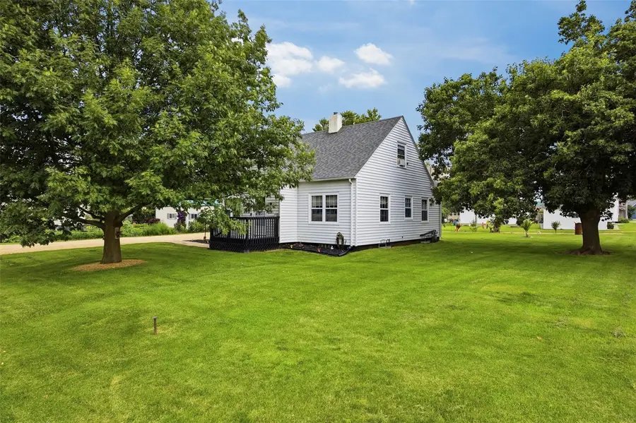 210 Hubbell St, Martelle, IA 52305 - #3