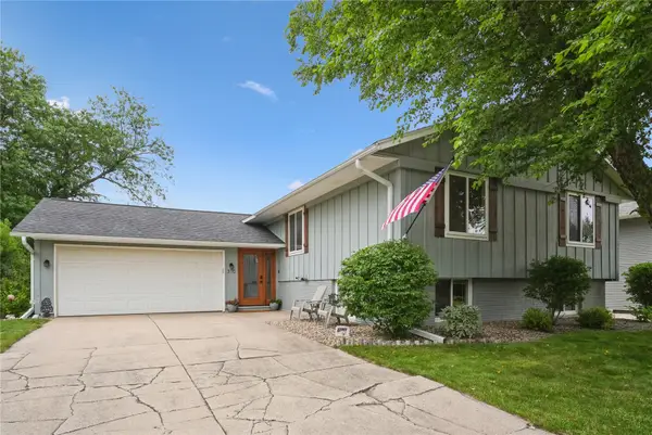 310 Carnaby Dr Ne, Cedar Rapids, IA 52402