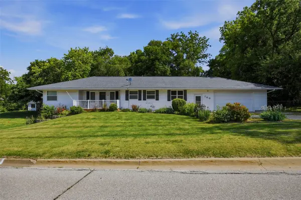 700 East 3rd Street, Anamosa, IA 52205