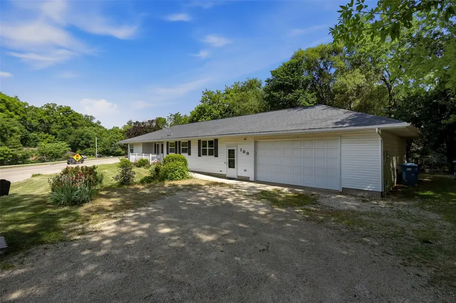 700 East 3rd Street, Anamosa, IA 52205 - #2