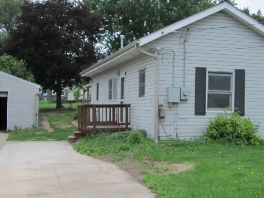 2402 Fruitland Boulevard Sw, Cedar Rapids, IA 52404 - #2
