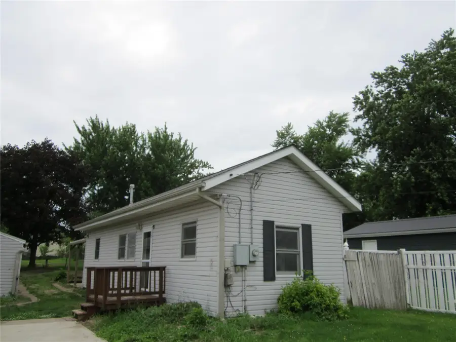 2402 Fruitland Boulevard Sw, Cedar Rapids, IA 52404 - #3
