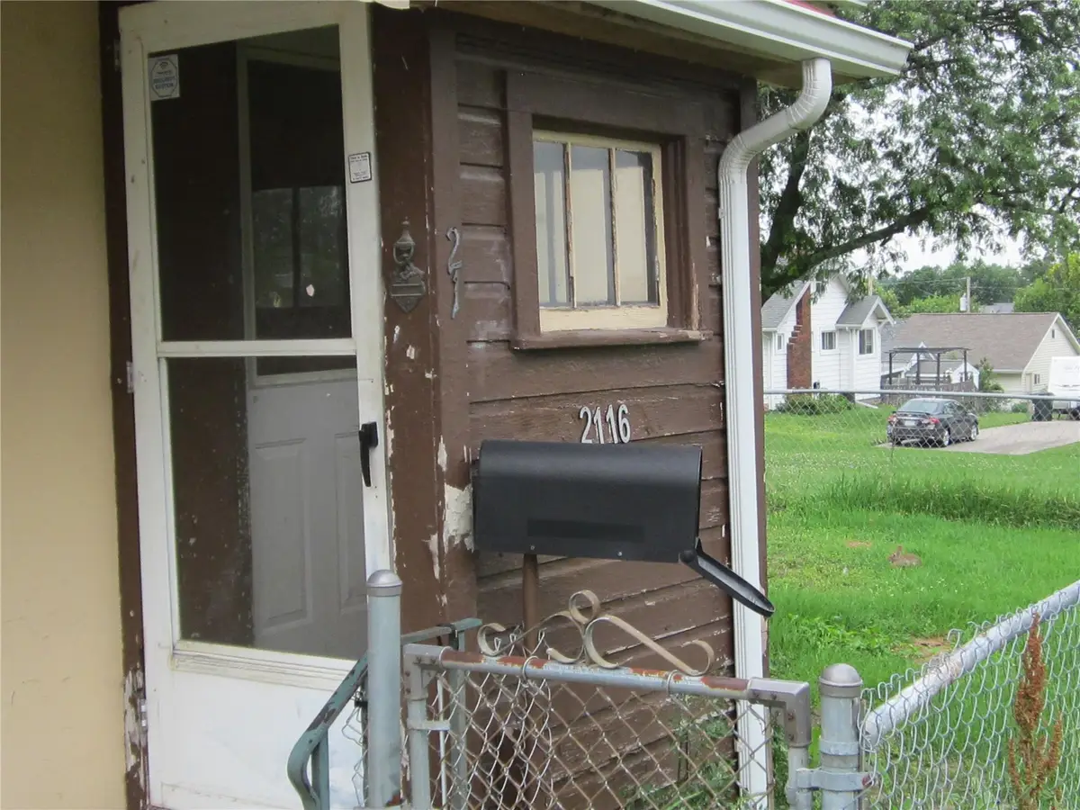 2116 Hamilton Street Sw, Cedar Rapids, IA 52404 - #1