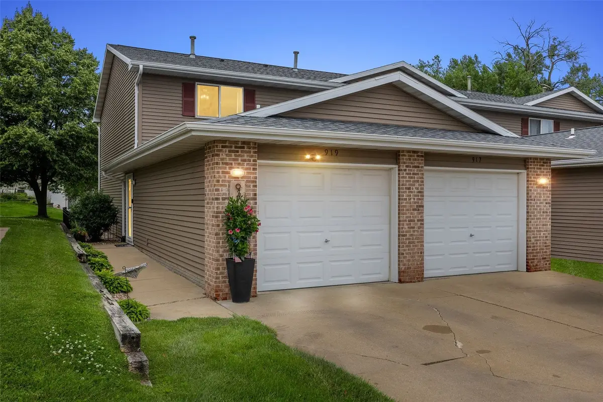919 Grand Ave Court, Marion, IA 52302 - #1