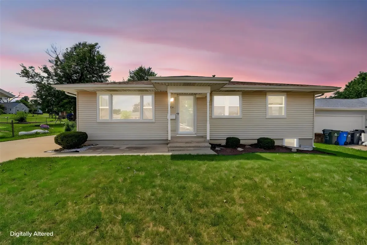 2512 Mallory Street Sw, Cedar Rapids, IA 52404 - #1