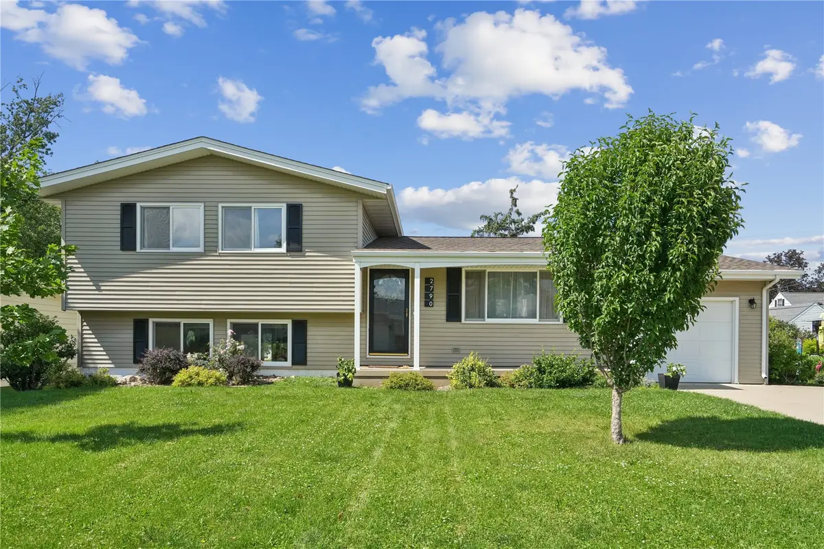 2790 15th Avenue, Marion, IA 52302 - #1
