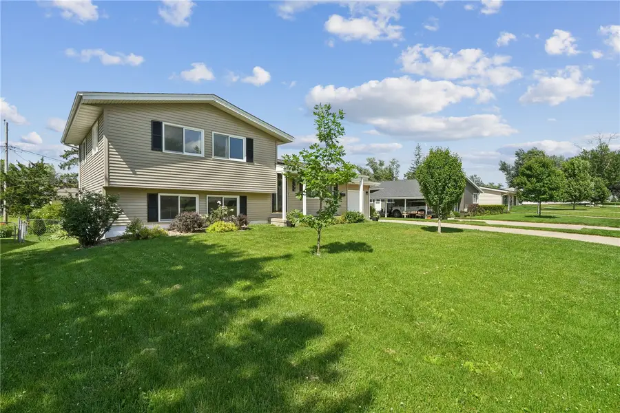 2790 15th Avenue, Marion, IA 52302 - #2