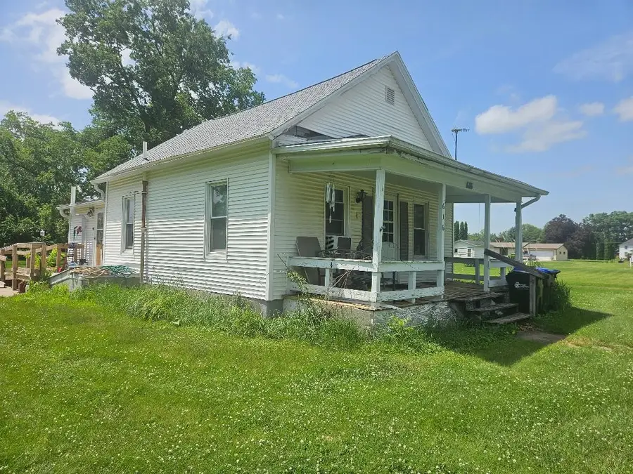 616 5th Avenue, Belle Plaine, IA 52208 - #2