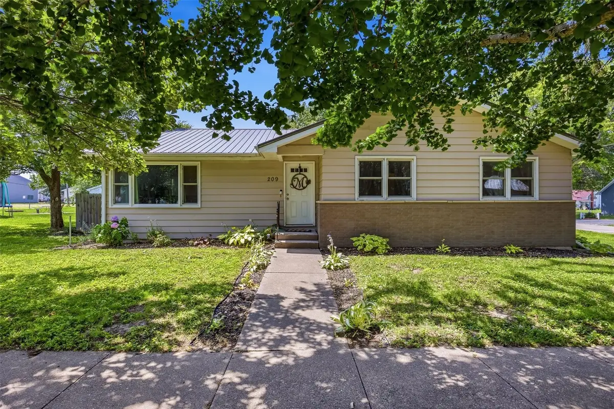 209 N Walnut Street, Winfield, IA 52659 - #1