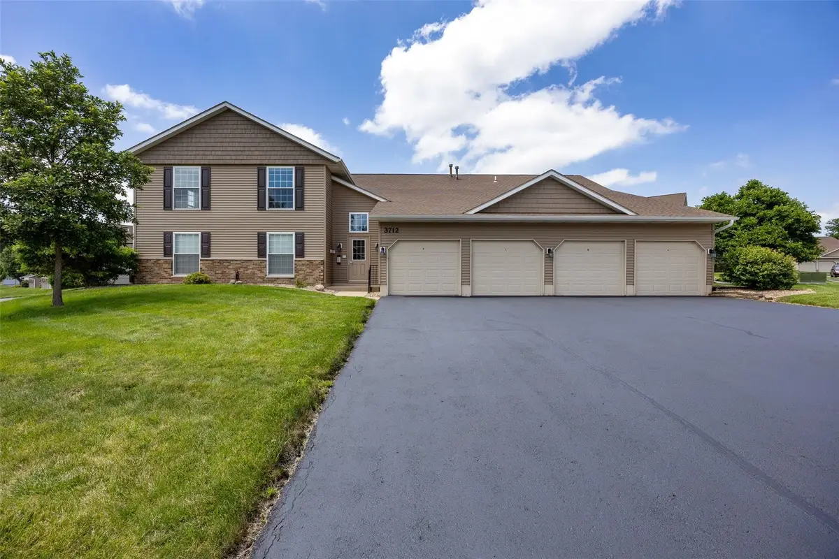 3712 Foxborough Terrace Ne #D, Cedar Rapids, IA 52402 - #1