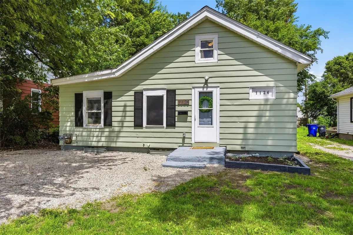 1126 32nd Street Ne, Cedar Rapids, IA 52402 - #1