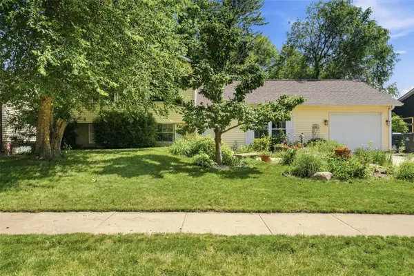 3911 Blue Mound Drive Ne, Cedar Rapids, IA 52402