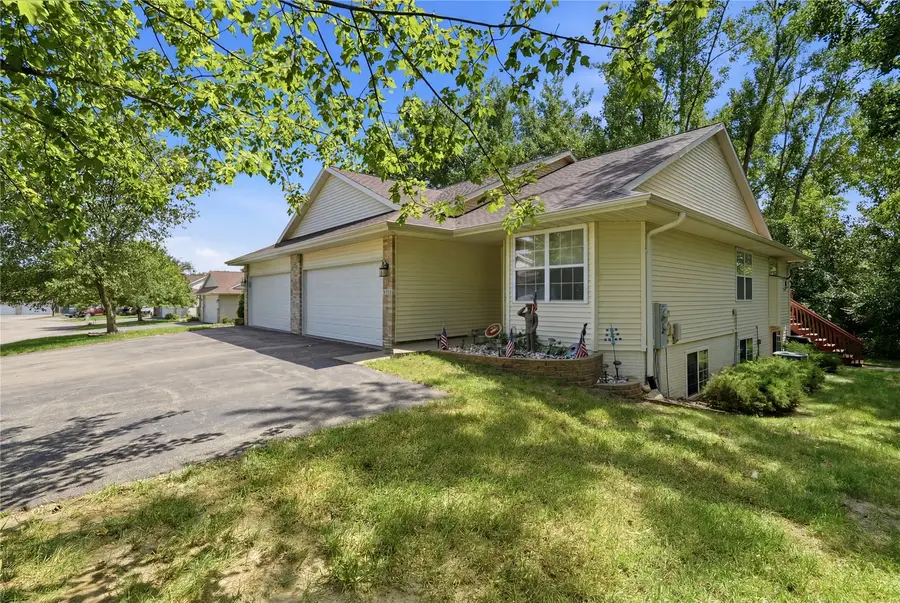 4121 Treeline Ct Ne #4121, Cedar Rapids, IA 52402 - #2