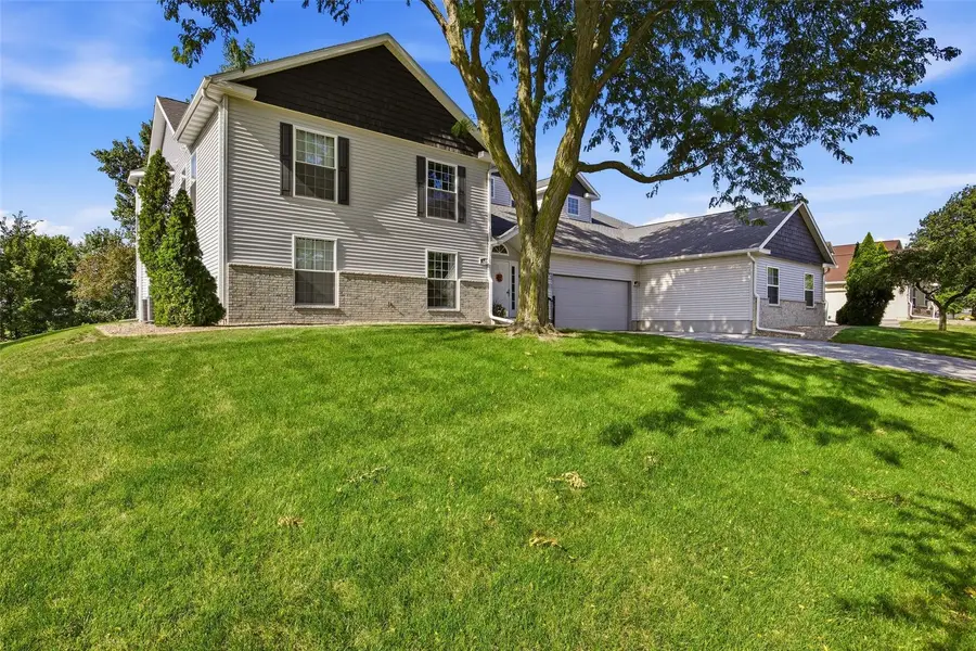 4330 Westchester Drive Ne #A, Cedar Rapids, IA 52402 - #2