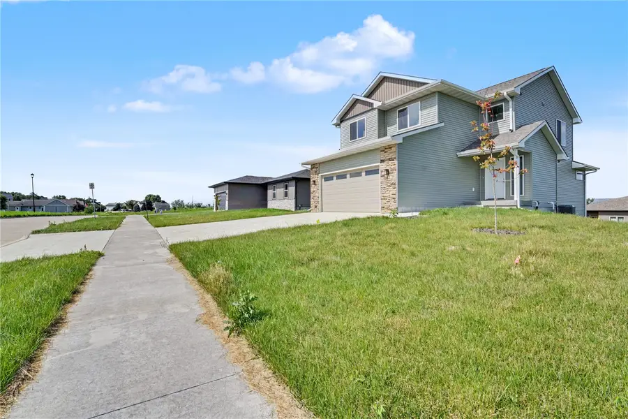 803 Mont Clair Street, Solon, IA 52333 - #2