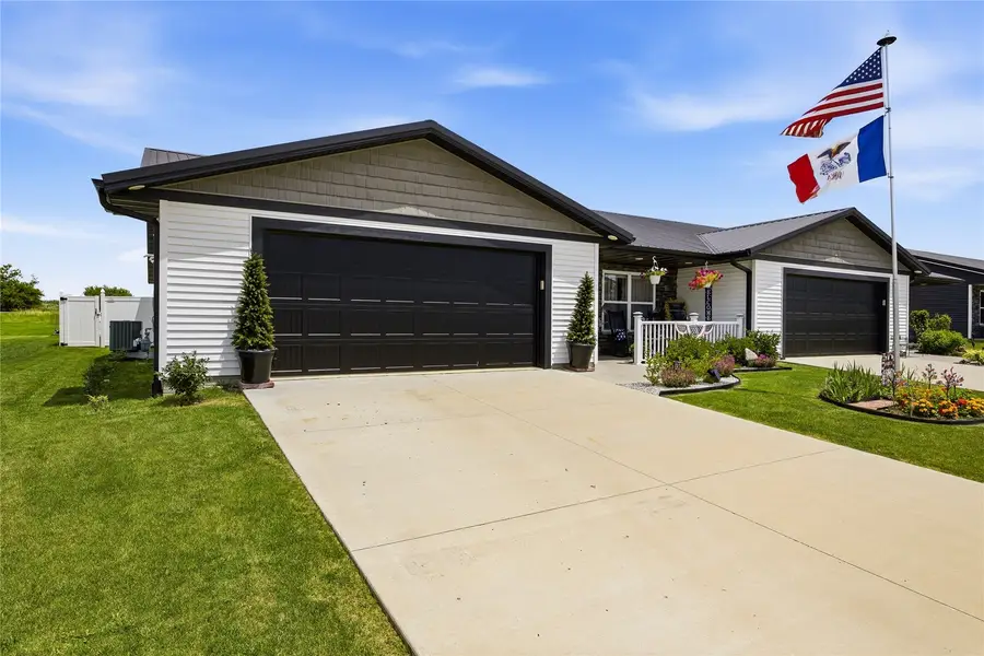 122 Towne Centre Drive, Urbana, IA 52345 - #2