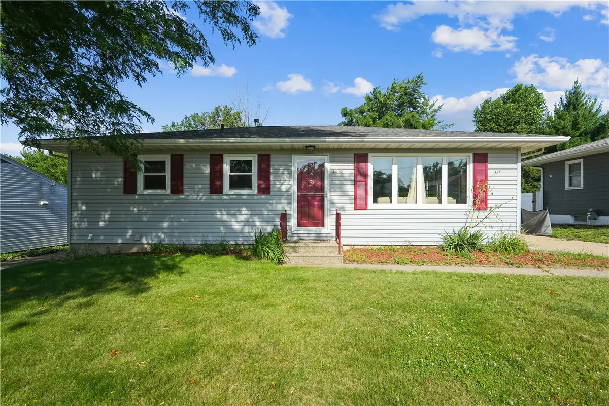 1215 Brockman Drive Se, Cedar Rapids, IA 52403 - #1