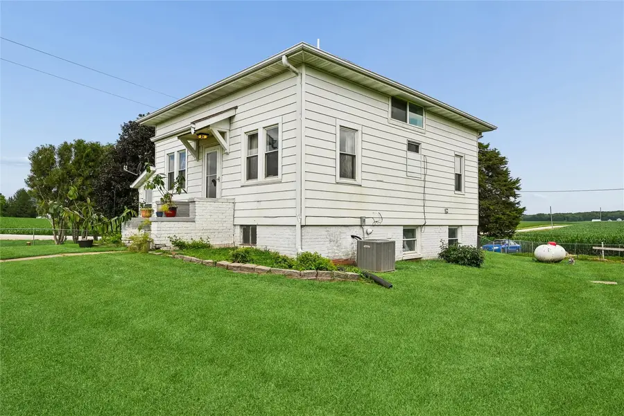 2797 Paris Road, Central City, IA 52214 - #2