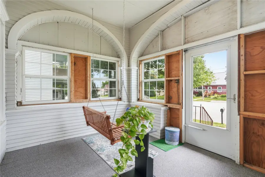 215 Main St, Newhall, IA 52315 - #3
