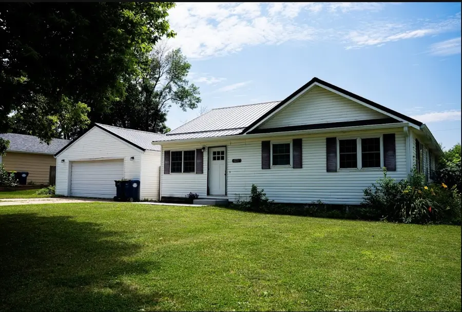 625 Freeseway Drive, Robins, IA 52328 - #2