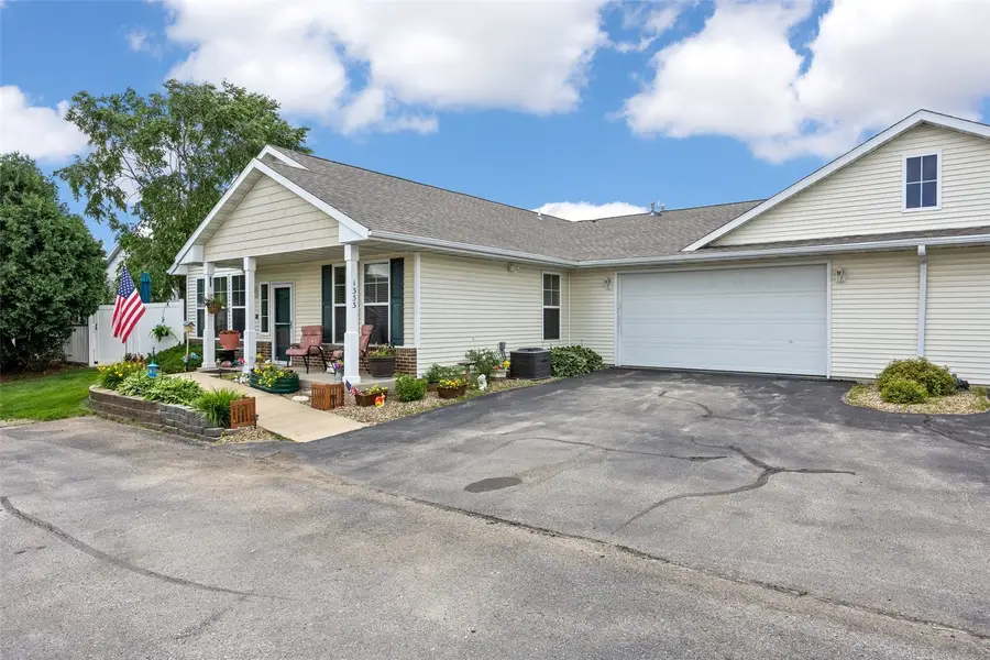 1333 Tower Lane Ne, Cedar Rapids, IA 52402 - #3