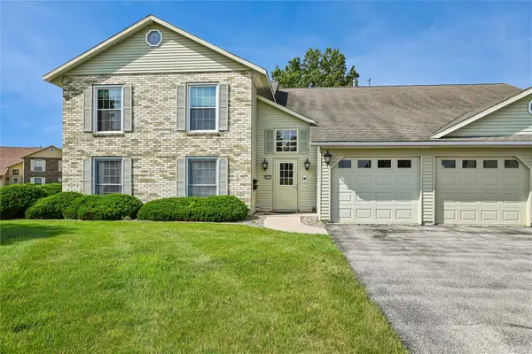 4121 Lexington Drive Ne #B, Cedar Rapids, IA 52402