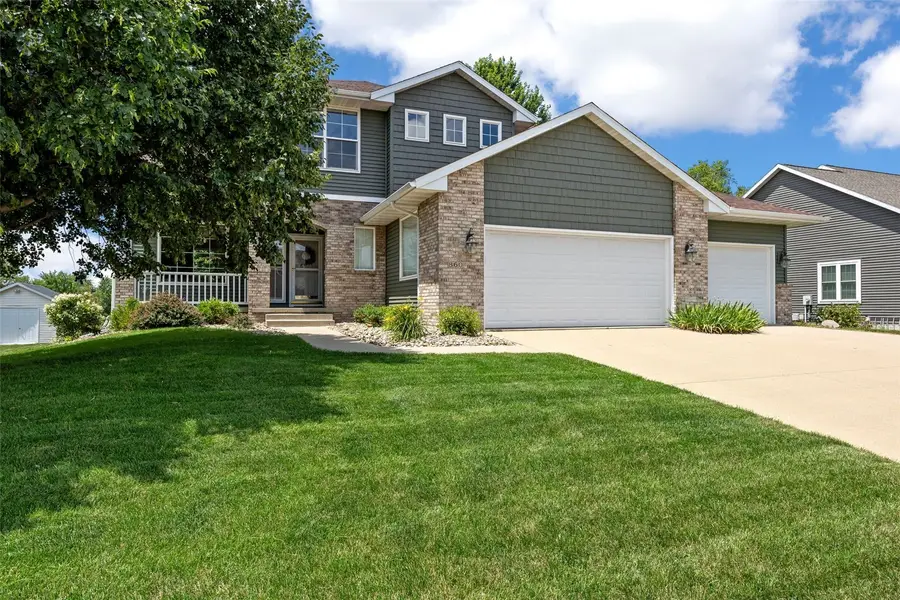 860 Wolf Ridge Road, Hiawatha, IA 52233 - #3