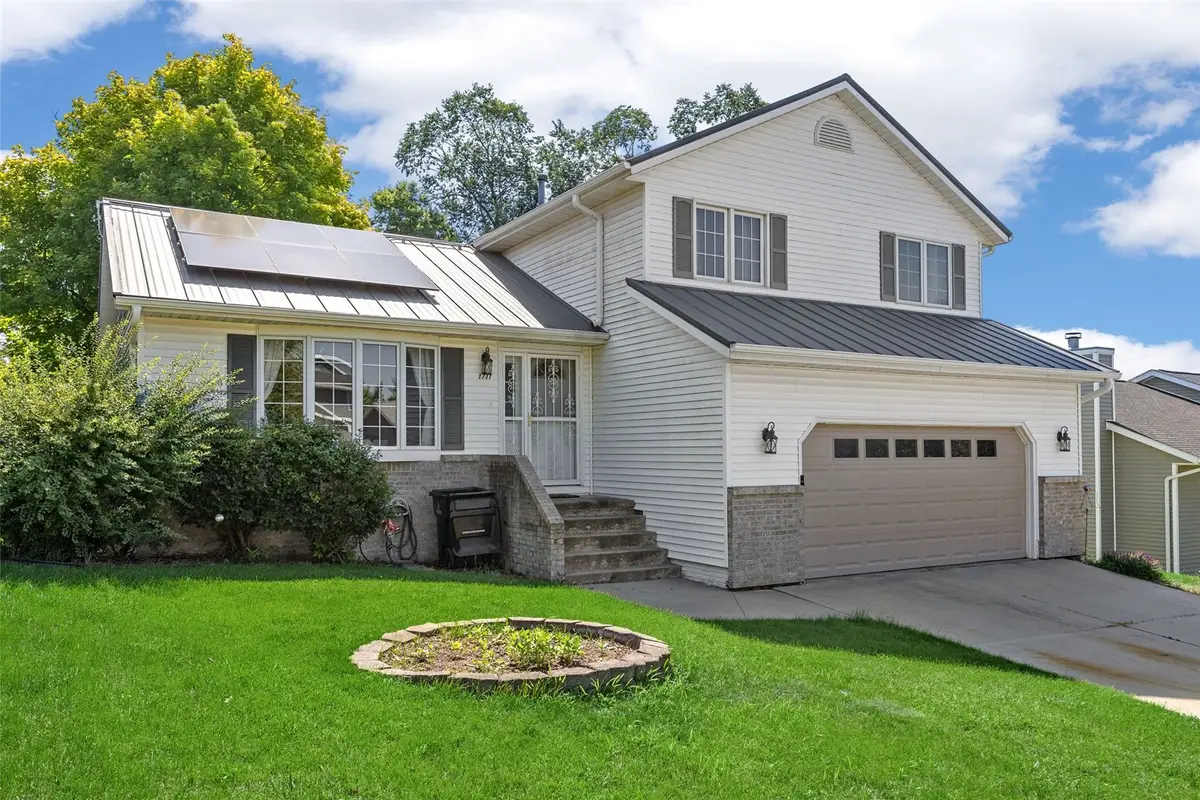 1711 Hamer Nw, Cedar Rapids, IA 52405 - #1