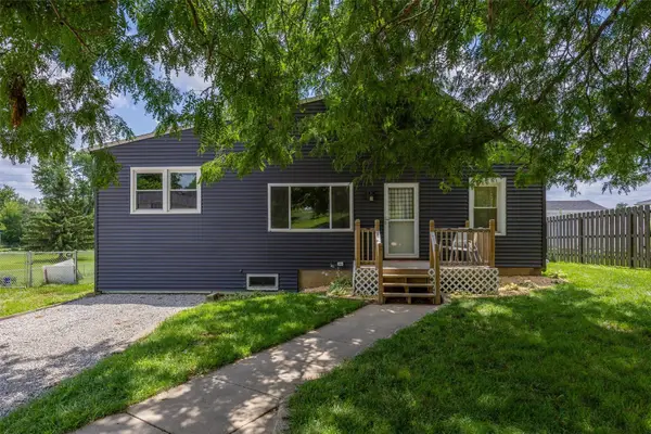21 36th Avenue Sw, Cedar Rapids, IA 52404