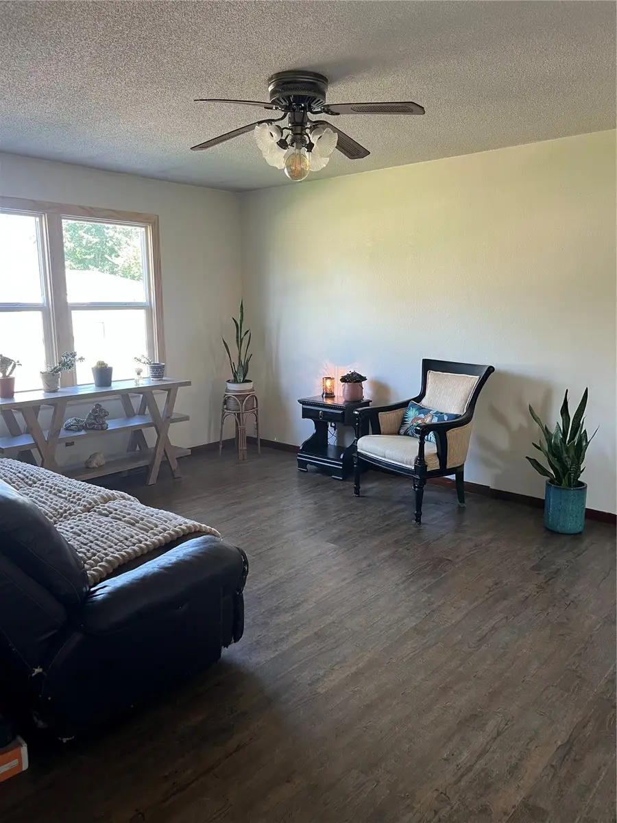 505 Maplewood Drive, Center Point, IA 52213 - #2